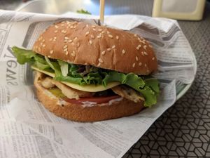 Chicken burger at Moko Veggie Cafe - Anjos in Lisbon