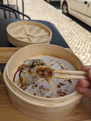 Dumplings at Moko Veggie Cafe - Anjos in Lisbon