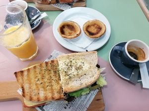  at Moko Veggie Cafe - Anjos in Lisbon