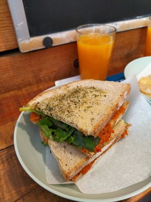 Vegan tuna toast at Moko Veggie Cafe - Anjos in Lisbon