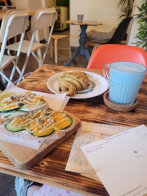 Salmon wasabi toast, matcha and chocolate croissant, and sky latte at Moko Veggie Cafe - Anjos in Lisbon