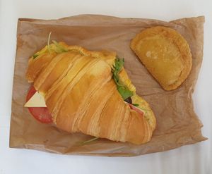 Croissant with ham and cheese / Rissão de Camarão at Moko Veggie Cafe - Anjos in Lisbon