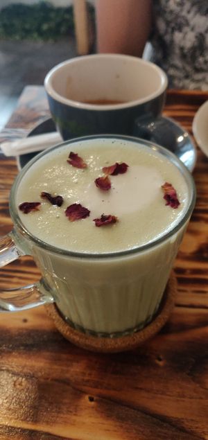 Matcha latte at Moko Veggie Cafe - Anjos in Lisbon