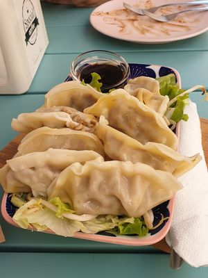 Vegan dumplings at Moko Veggie Cafe - Anjos in Lisbon