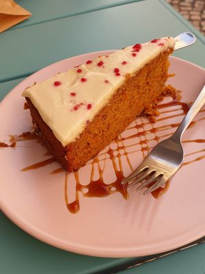Cake at Moko Veggie Cafe - Anjos in Lisbon