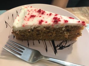 Carrot cake at Moko Veggie Cafe - Anjos in Lisbon