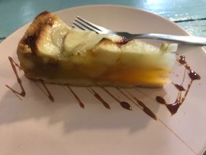 Apple cake at Moko Veggie Cafe - Anjos in Lisbon