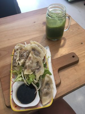 Gyoza and green smoothie at Moko Veggie Cafe - Anjos in Lisbon