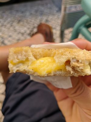 "chicken" toast with "cheese" at Moko Veggie Cafe - Anjos in Lisbon