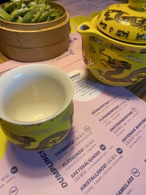 Edamame and tea at Dubbel Dubbel Kolibri in Gothenburg