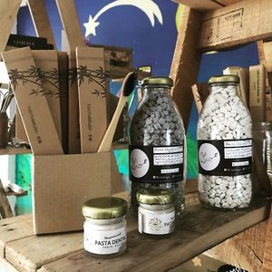 Pasta de dientes en pastilla! at Olio Mercado Vegano in Playa Del Carmen