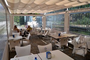 Comfortable terrace with views to the Roman Reservoir at Jazzy Bar in Fuengirola