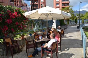 Sunny terrace and healthy food at Jazzy Bar in Fuengirola