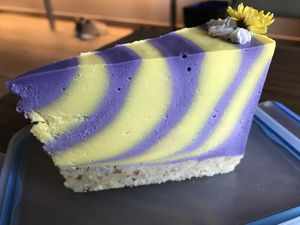 Lavender & Lemon raw - Soso goooood. The lavender is really mild and not soapy. And the lemon gives it a nice sourness. And it looks amazing... woow at Rawnaissance in Louisville