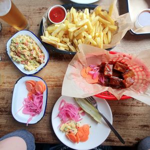Serve of chips, vegan pasta salad, house made pickles and tofu burnt ends at Bad Shepherd Brewing Co. in Cheltenham