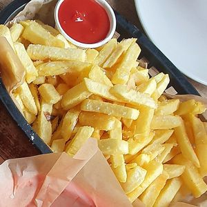 Salty salty chips at Bad Shepherd Brewing Co. in Cheltenham