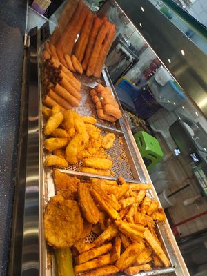 Variety of choice at Goreng Pisang - S12 in East Singapore