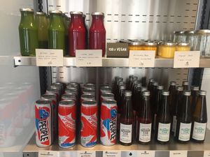 organic cold pressed juices and detox shots at Kaffee Ingwer in Berlin