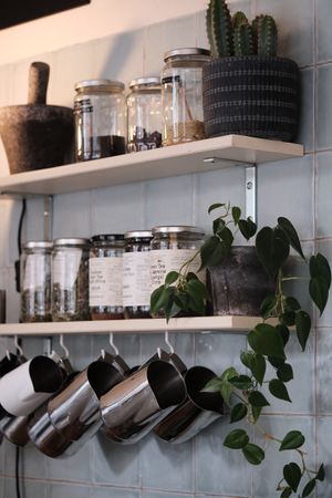 Große Auswahl an lose Teesorten  at Kaffee Ingwer in Berlin