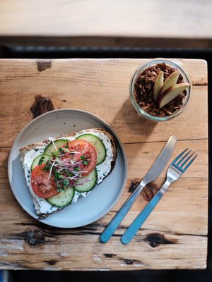 Mandelfrischkäse Stulle mit Granola Bowl at Kaffee Ingwer in Berlin