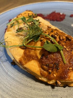 Vegan starter (mushroom and beetroot pasty) at The Vine in Wolverhampton