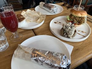 Jus de fraise, galettes mixtes et burgers (non vegan)   at Restaurant Vege in Paris