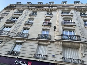 Outside view  at Restaurant Vege in Paris