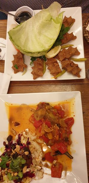 Köfte and stuffed aubergine at Restaurant Vege in Paris