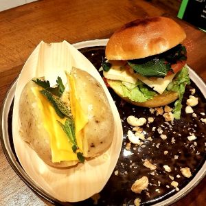 buger vege at Restaurant Vege in Paris