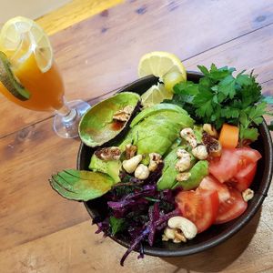 Salades avocat vegan at Restaurant Vege in Paris