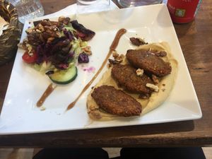 Falafel & hummus salad at Restaurant Vege in Paris