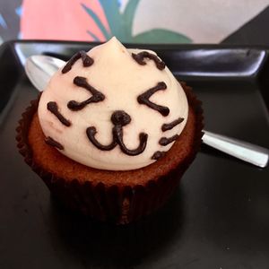 Kitty cup cake at Kitty Cafe in Koh Lanta