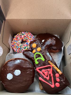   at Universal Studios - Voodoo Doughnut in Orlando