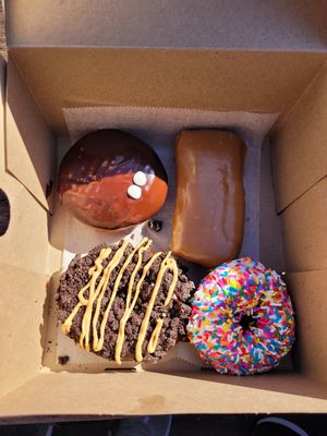  at Universal Studios - Voodoo Doughnut in Orlando