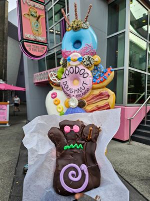 Donut Voodoo, Delicioso!!! at Universal Studios - Voodoo Doughnut in Orlando