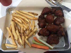 BBQ cauliflower wings (best thing I’ve ever eaten) at The Modern Vegan in Las Vegas