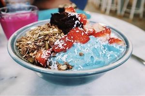 Blue Spirulina Smoothie bowl at Ginger - Radhusplatsen in Helsingborg