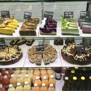 Raw vegan cakes at Ginger - Radhusplatsen in Helsingborg