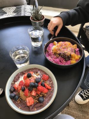 Acaibowl och pitayabowl at Ginger - Radhusplatsen in Helsingborg