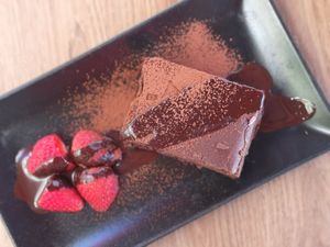 Vegan chocolate cake at Canadu in Malaga