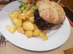Vegan burger at Canadu in Malaga