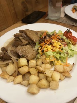 Seitán con nata y pimienta  at Canadu in Malaga