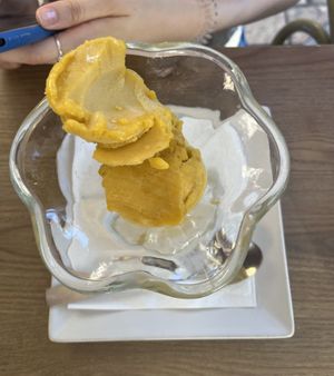 Helado de mango  at Canadu in Malaga