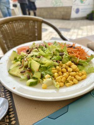 Lemon and olive oil dressingg  at Canadu in Malaga