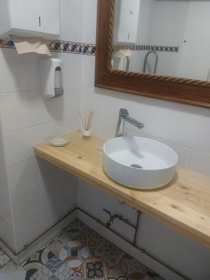Spacious well kept bathroom at Canadu in Malaga