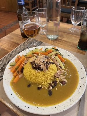 Cous Cous mit Mandeln/Gemüse/Curry-Sauce  at Canadu in Malaga