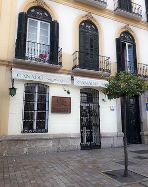 Canadu when it is closed. Usually there is are lot of tables outside.  at Canadu in Malaga