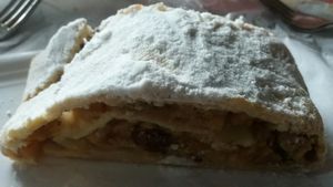 Apfelstrudel at Cafe Kongress in Karlsruhe