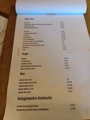 Juices, sodas, non-alcoholic cocktails and beer, kombucha at Bhalu in Nijmegen