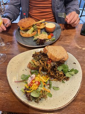 Rendang van oesterzwammen voor mij en een beyond meat burger voor hem! at Bhalu in Nijmegen